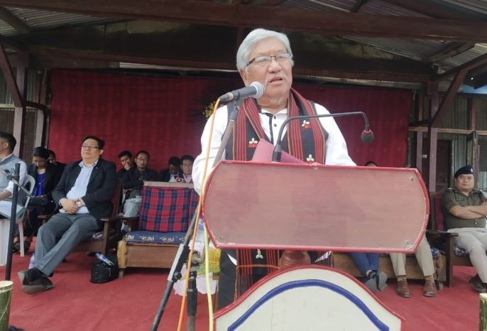 Advisor Dr Neikiesalie Nicky Kire inaugurates the Town Council Hall at Seyochung under Kiphire district on March 3. (DIPR Photo)